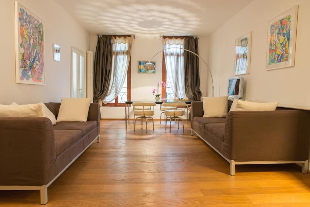 Stunning In The Heart Of Venecia